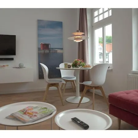 Lachmeeuw In De Annabelle Tatil Evi *